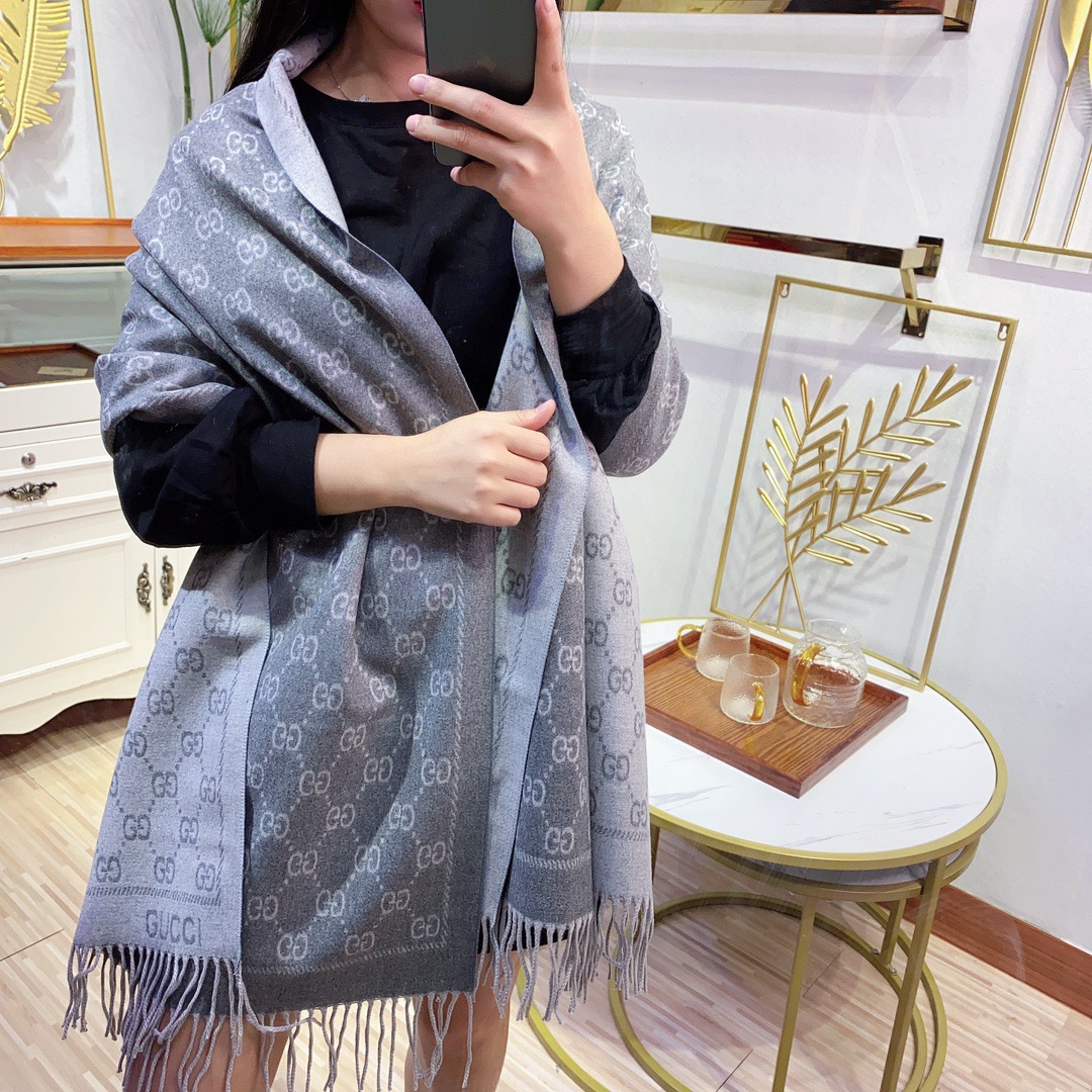 Gucci scarf