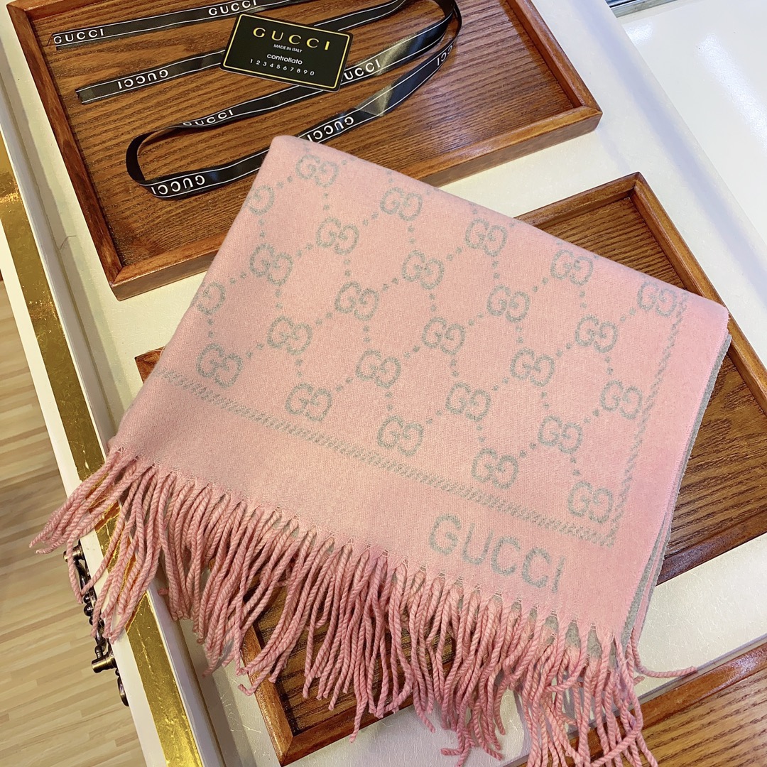 Gucci scarf
