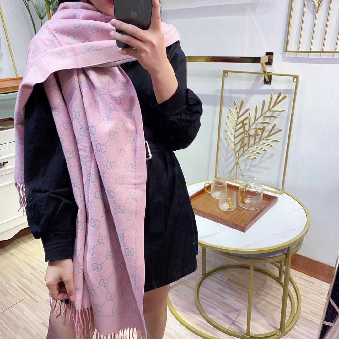 Gucci scarf