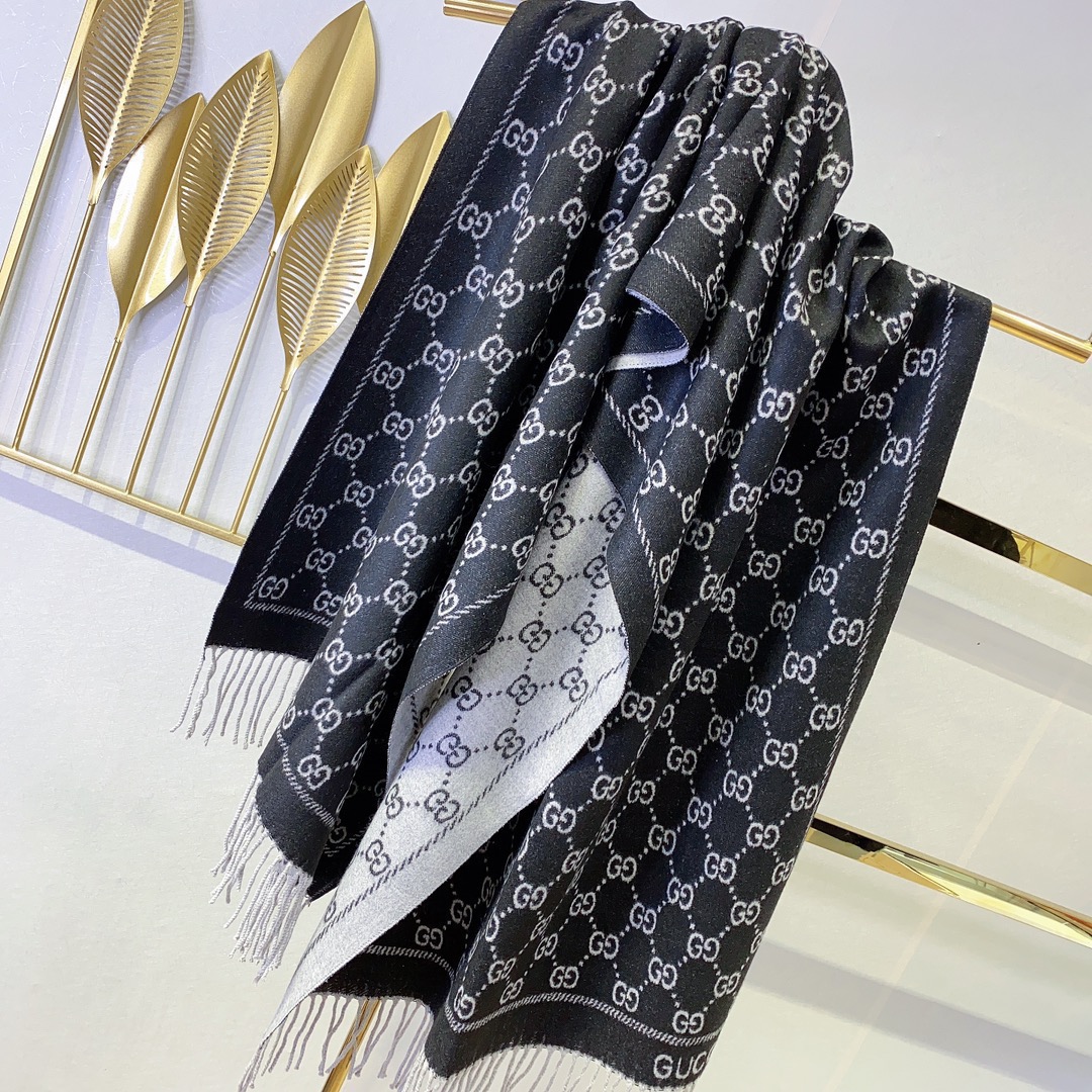 Gucci scarf