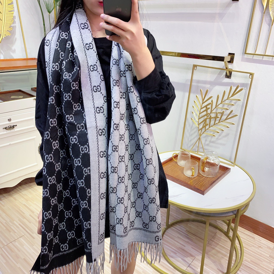 Gucci scarf