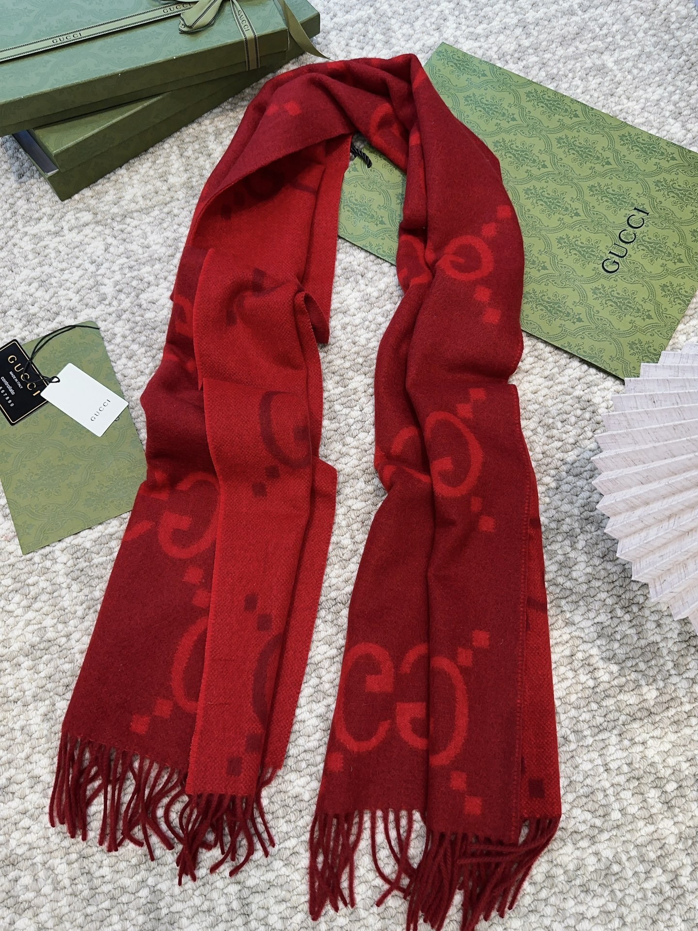 Gucci scarf