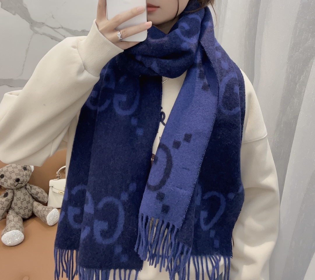 Gucci scarf