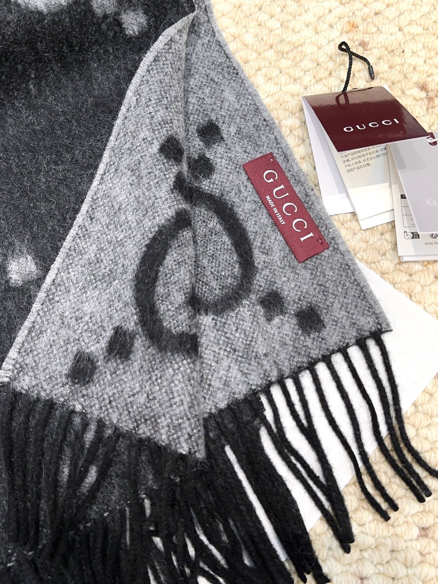 Gucci scarf