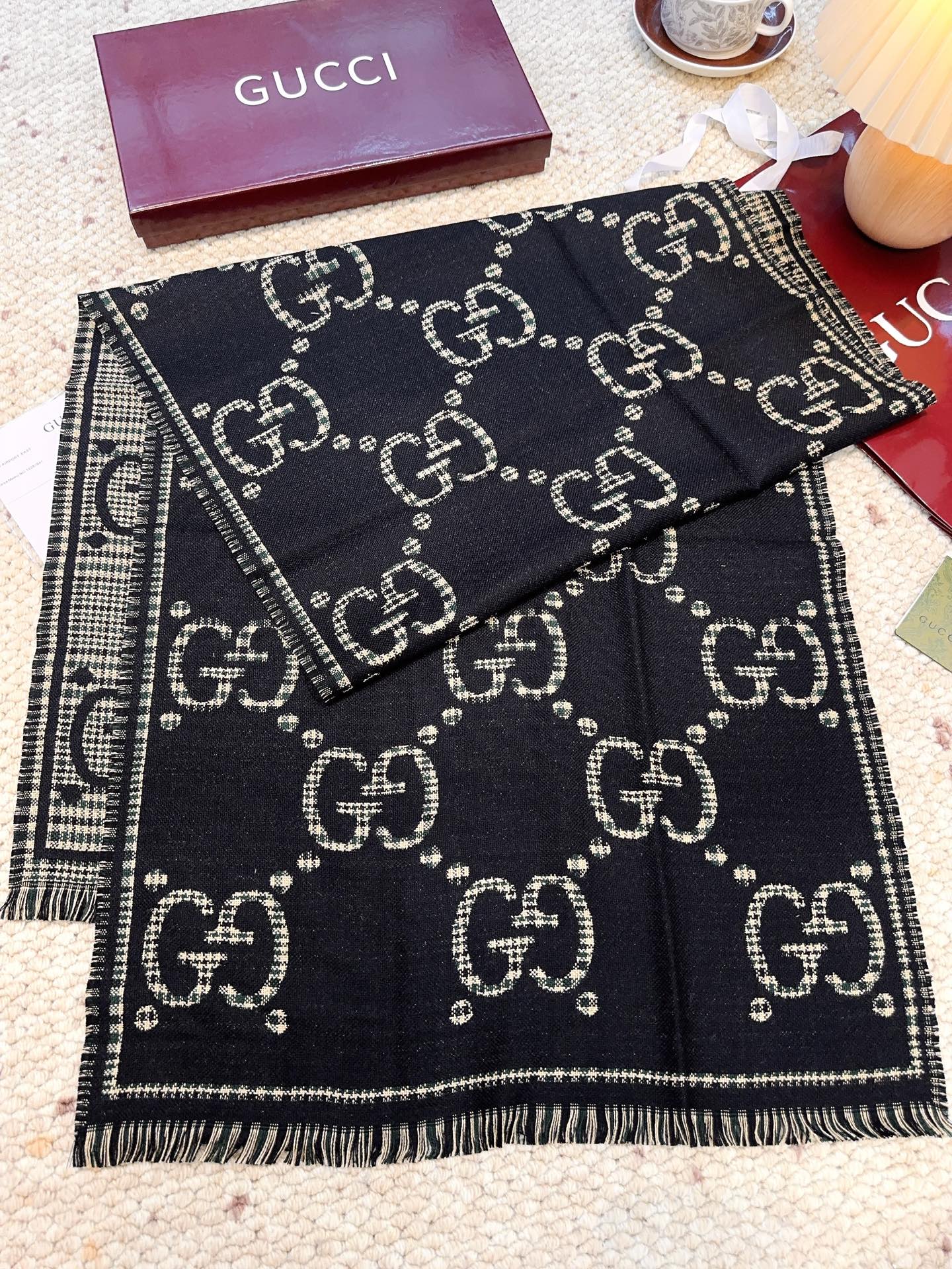 Gucci scarf