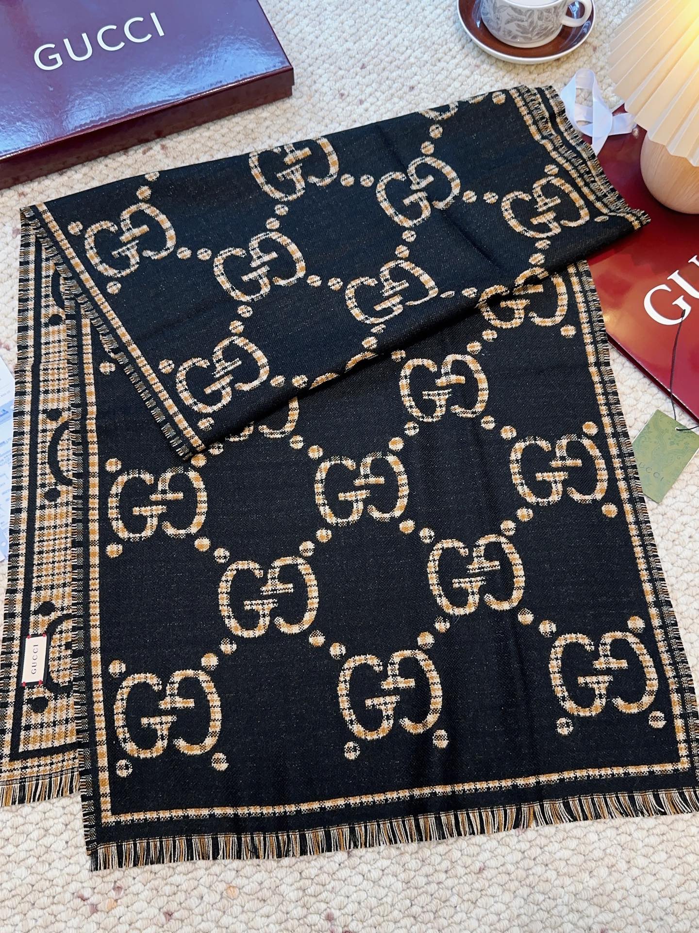 Gucci scarf