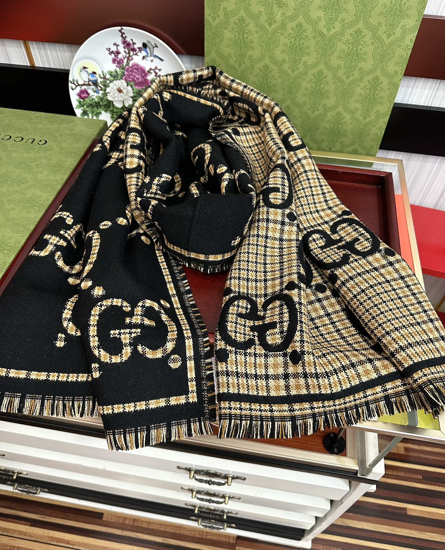 Gucci scarf