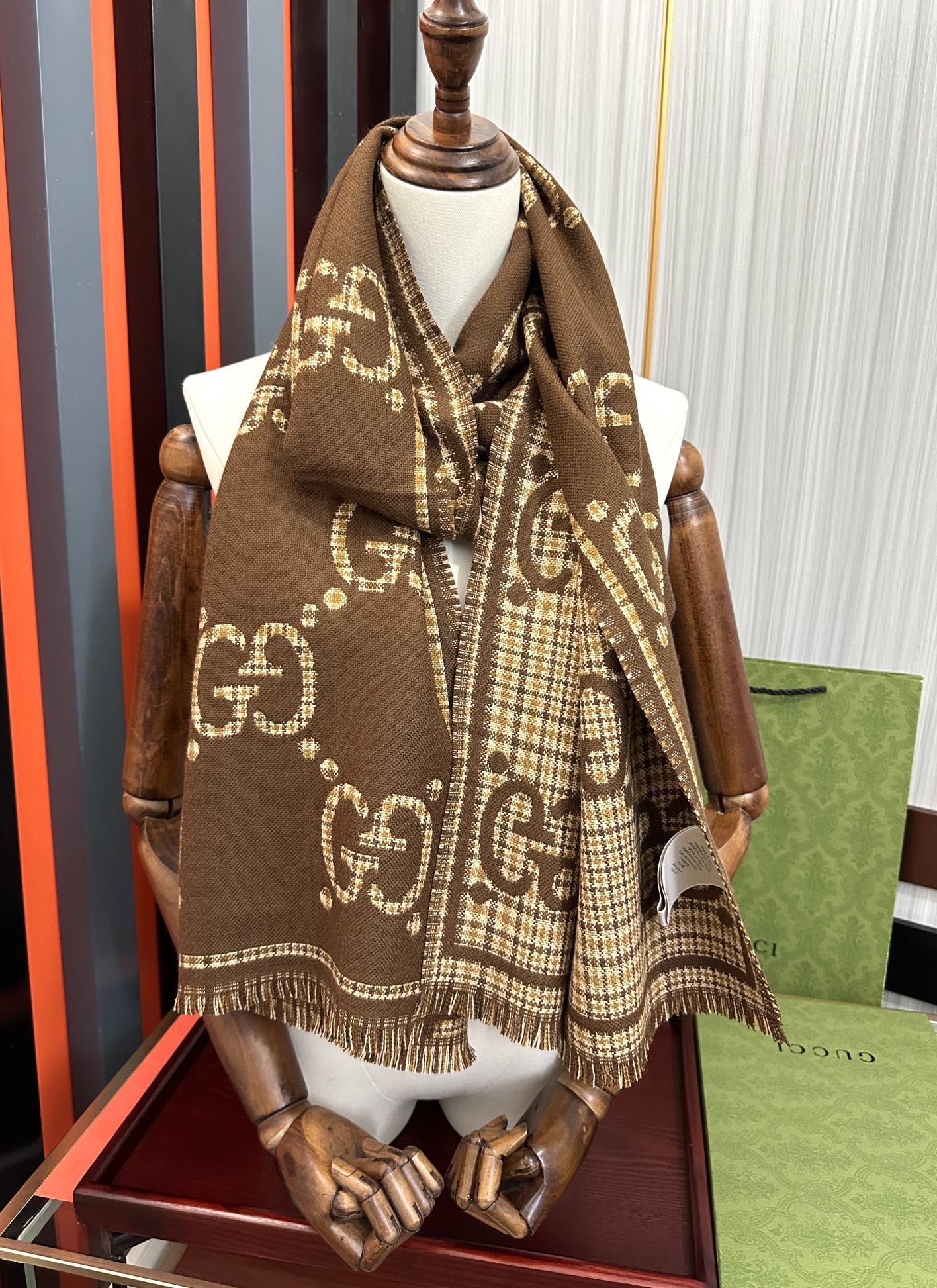 Gucci scarf