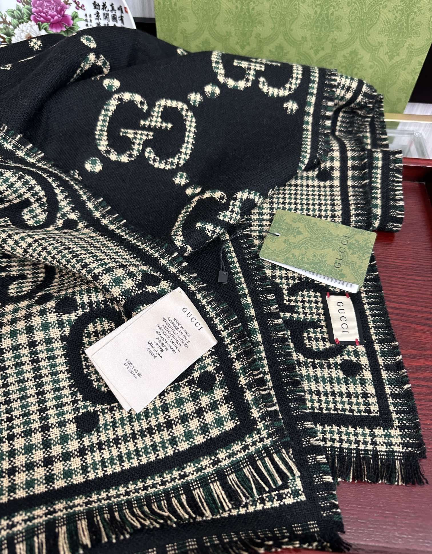 Gucci scarf