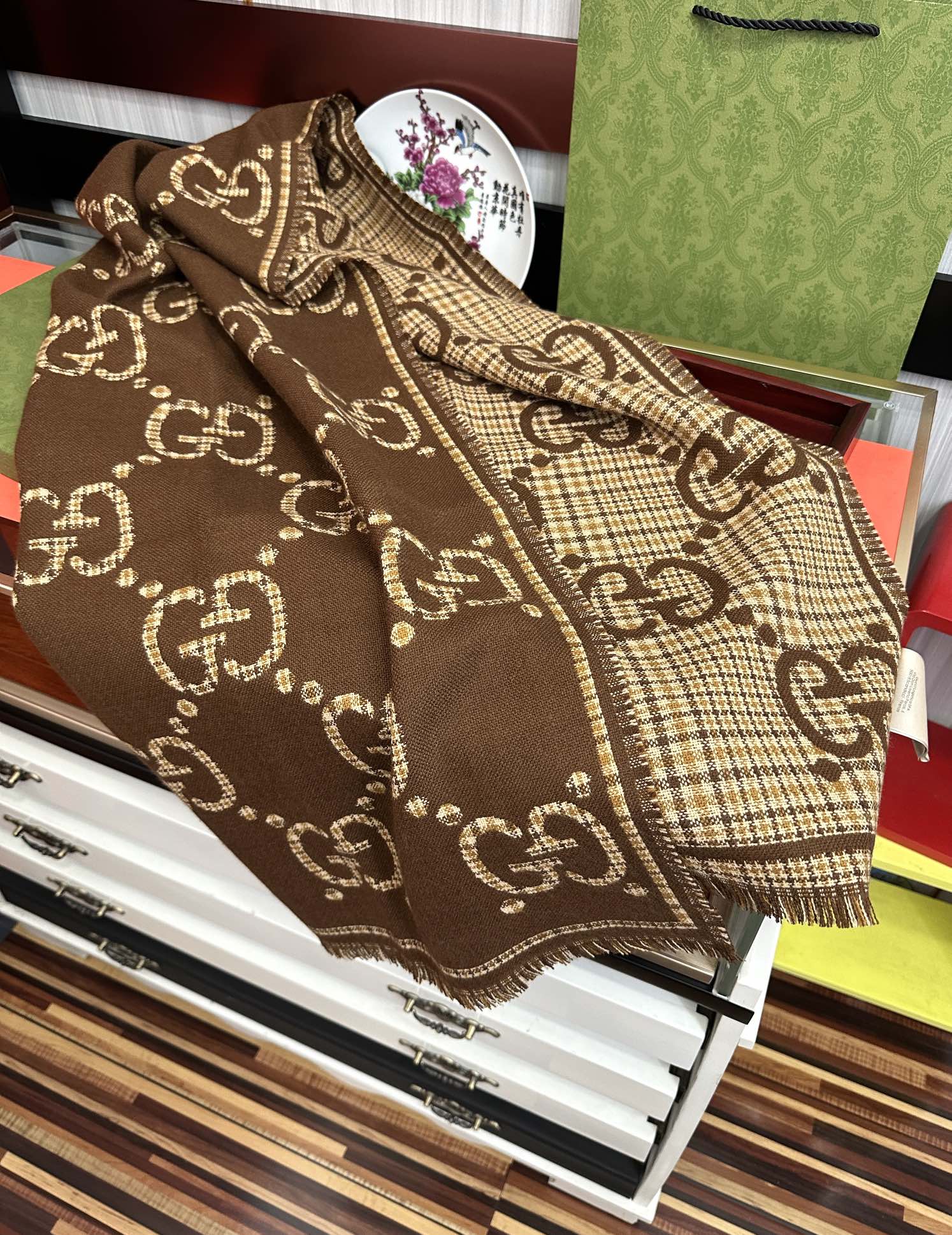 Gucci scarf