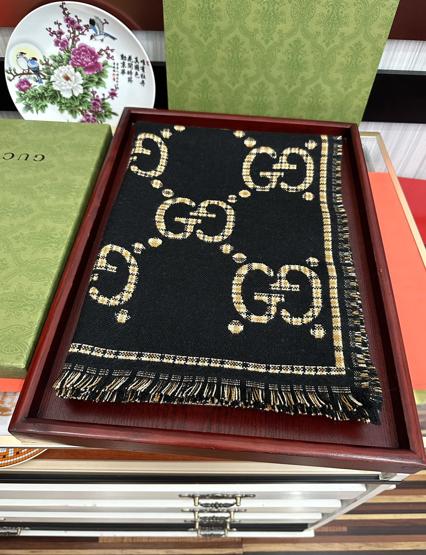 Gucci scarf