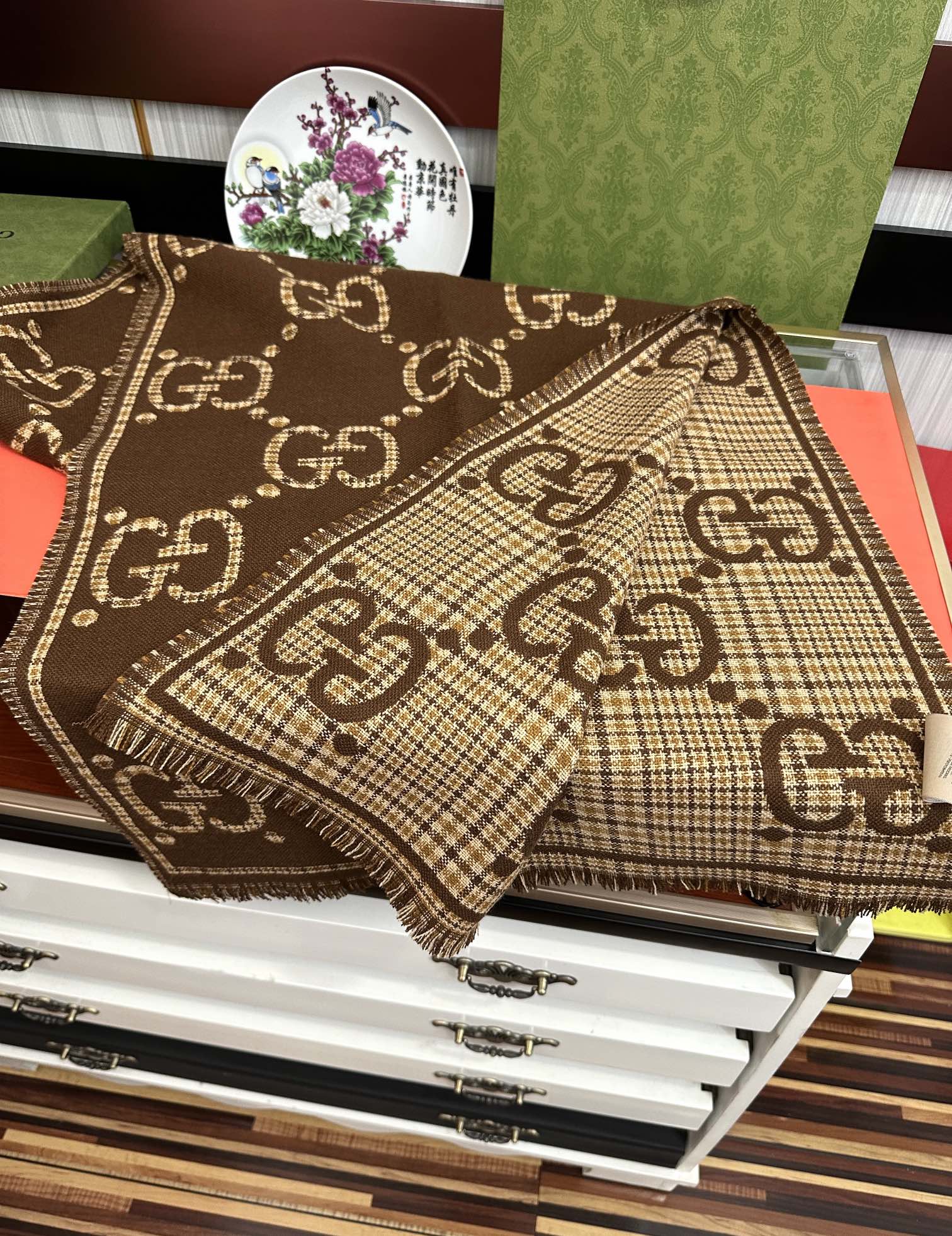 Gucci scarf
