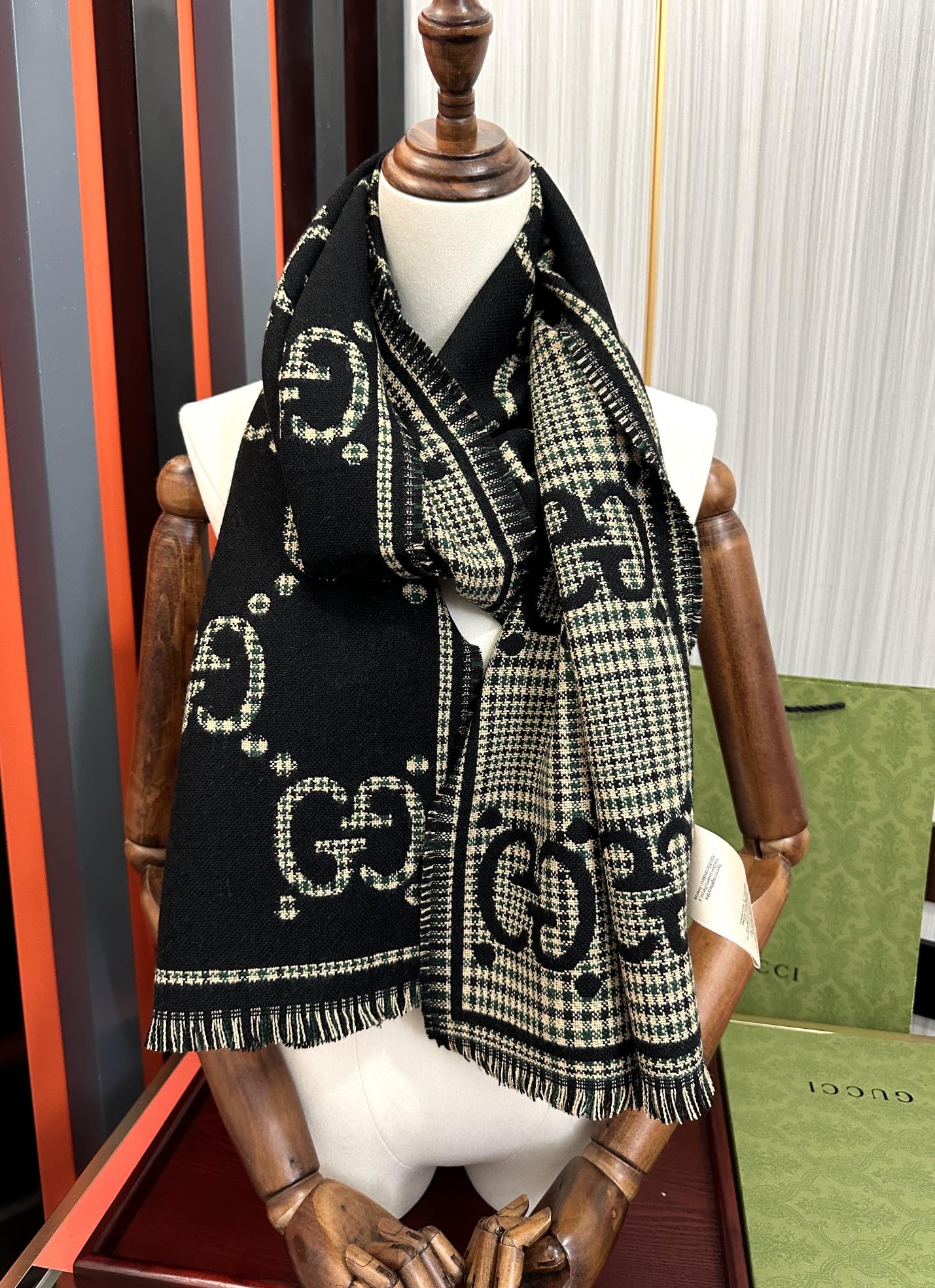 Gucci scarf