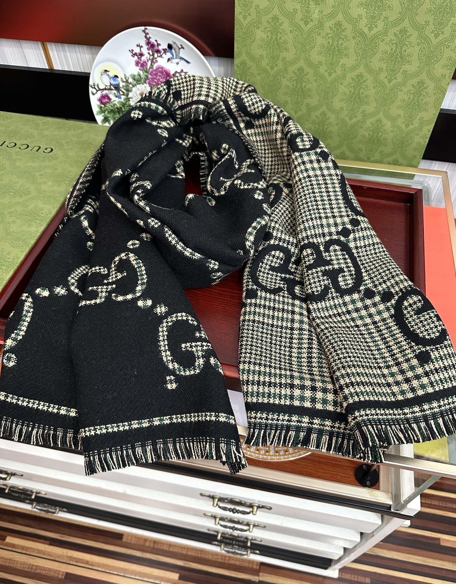 Gucci scarf