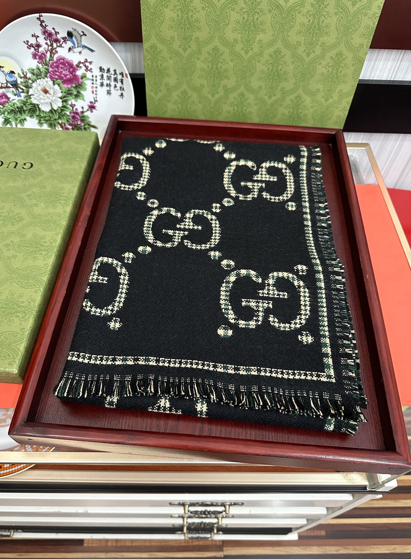Gucci scarf