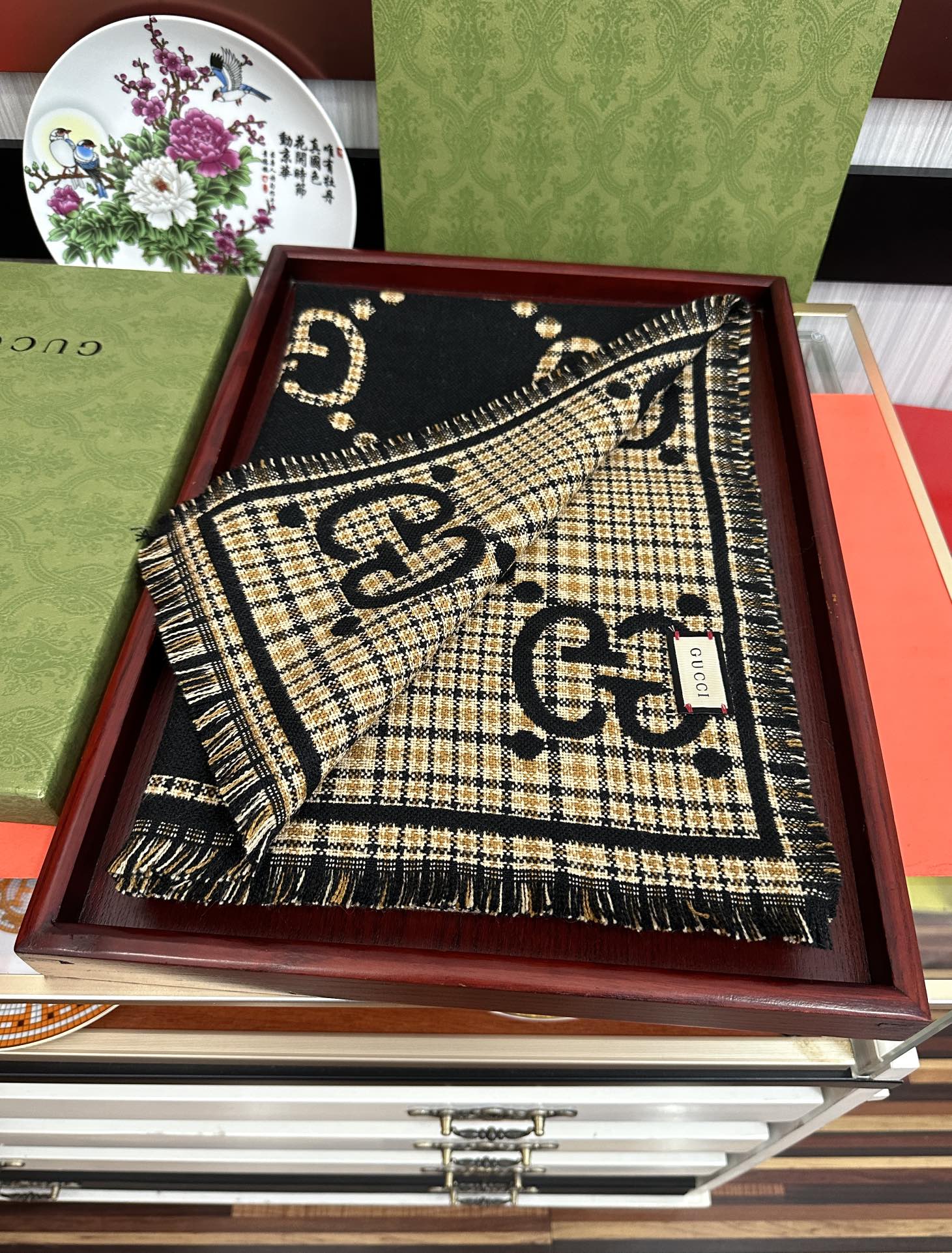 Gucci scarf