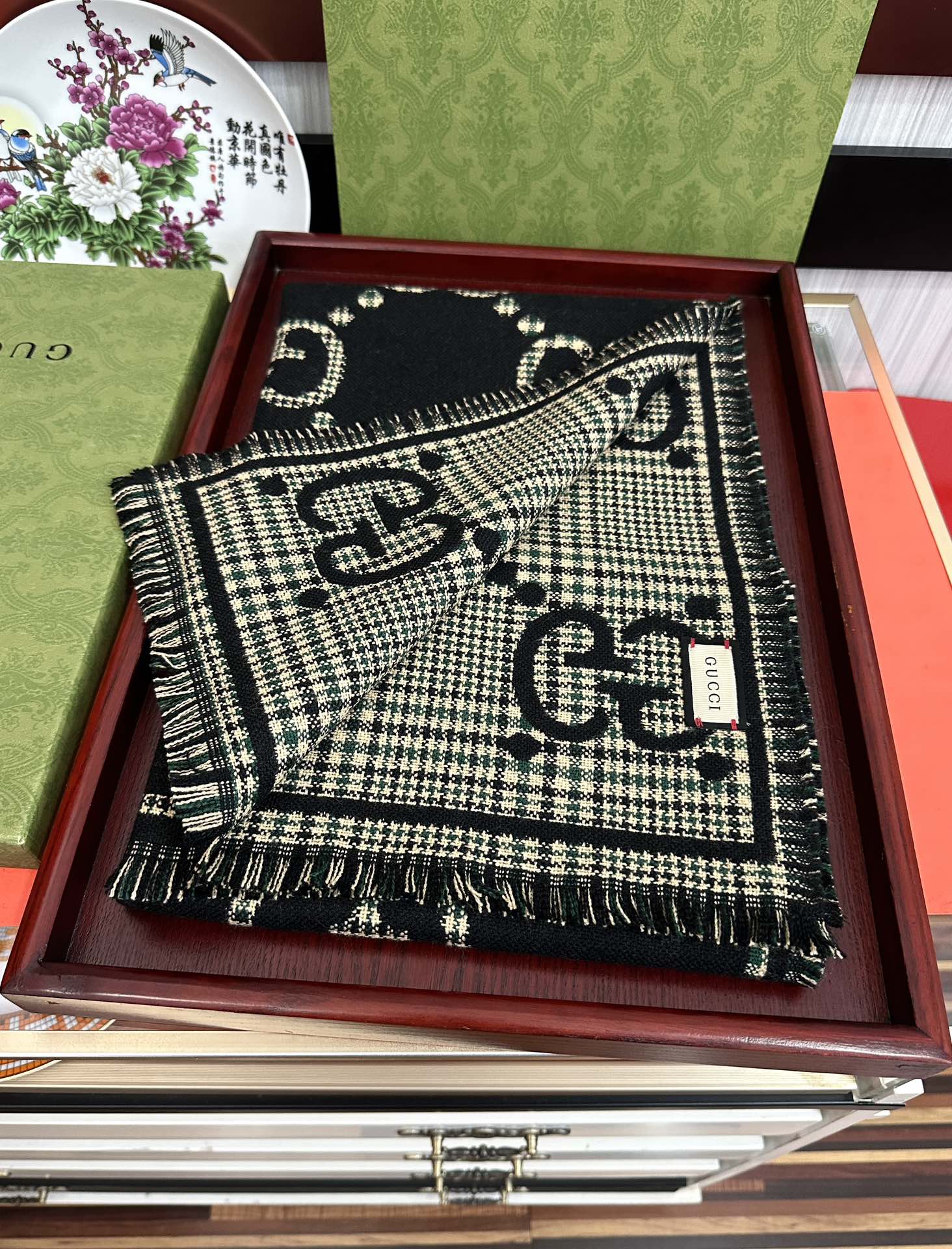 Gucci scarf