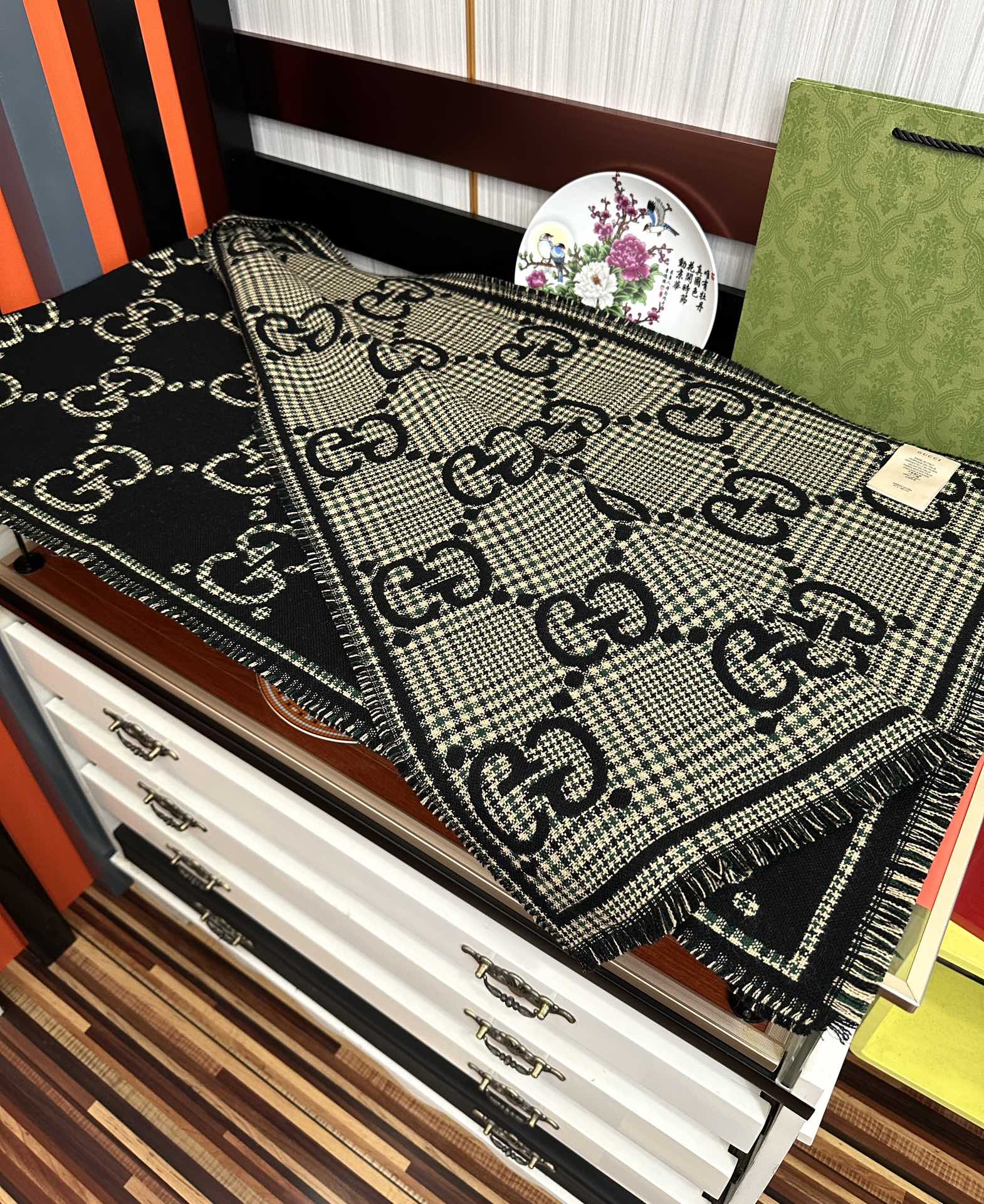 Gucci scarf