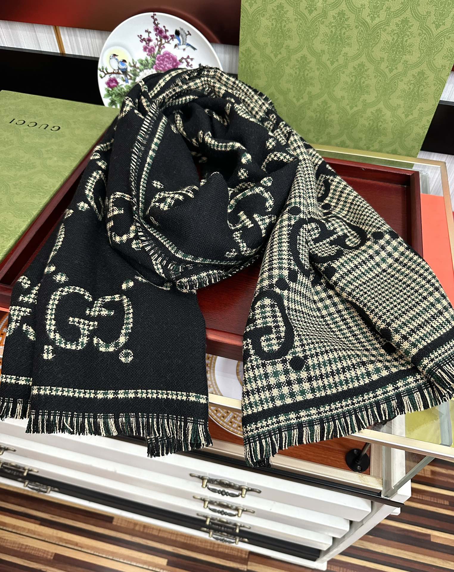 Gucci scarf