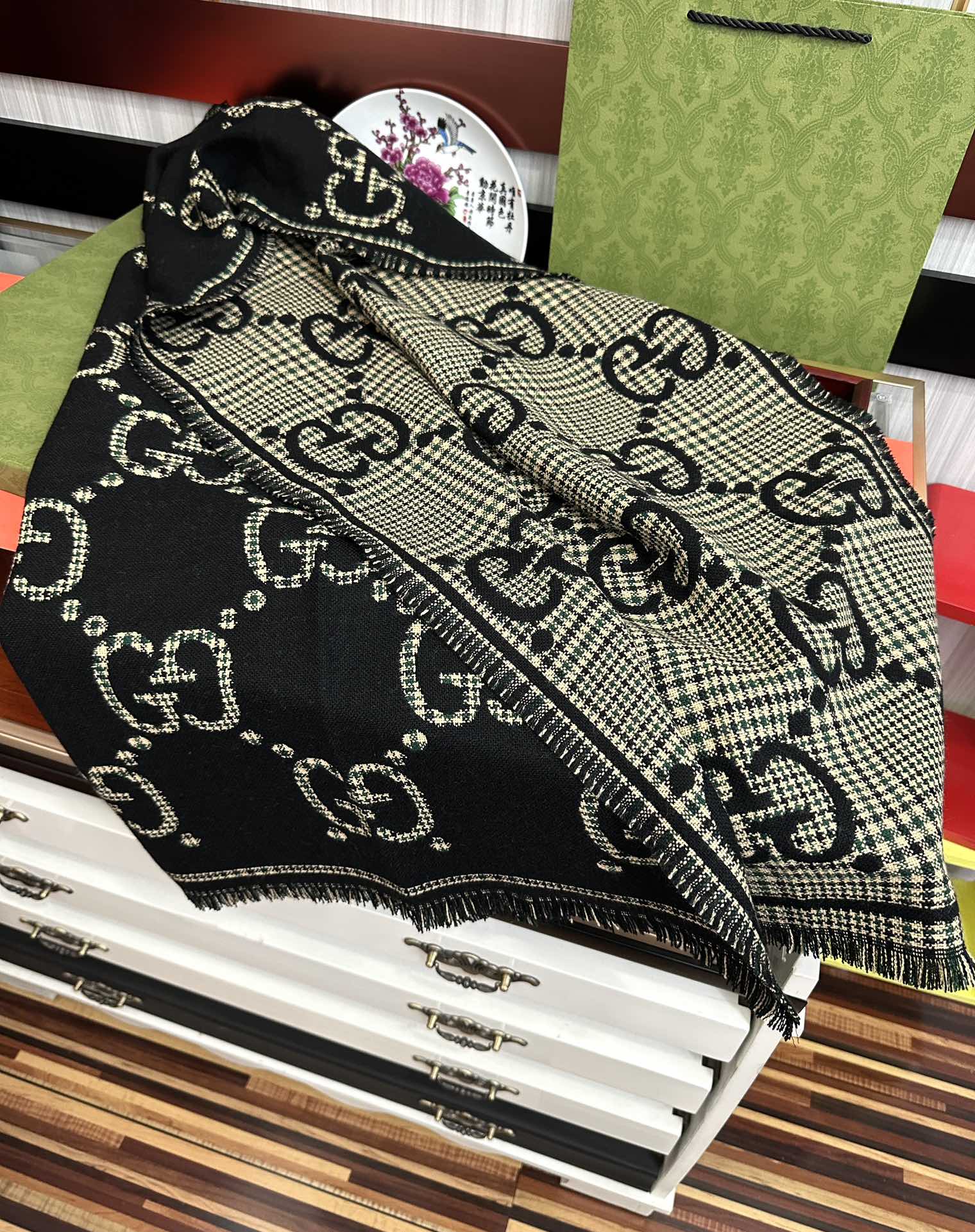 Gucci scarf