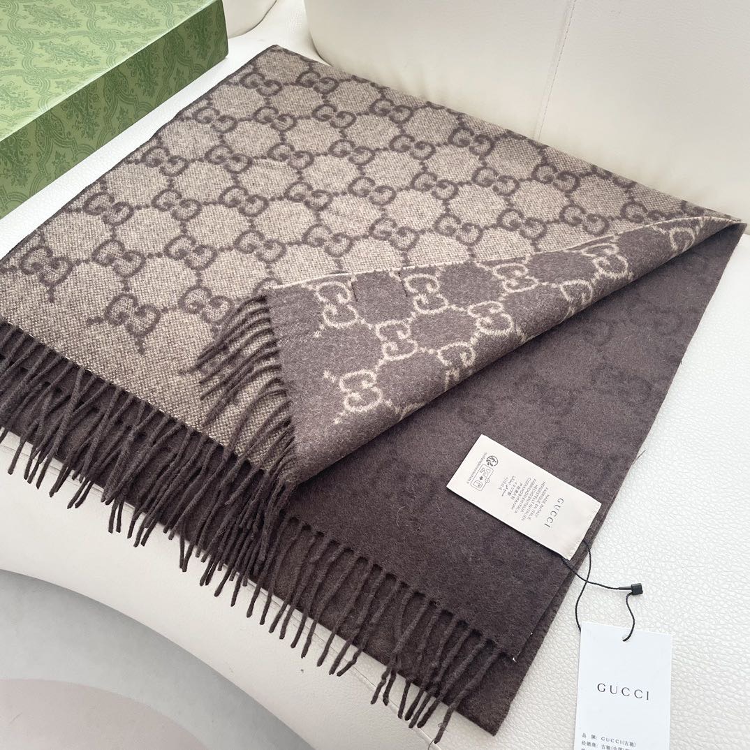 Gucci scarf