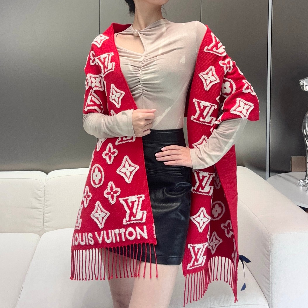 LV scarf