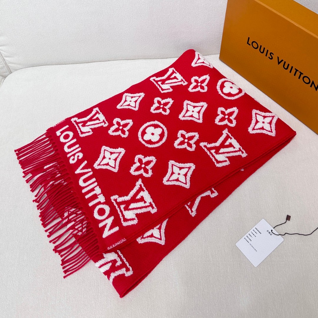 LV scarf