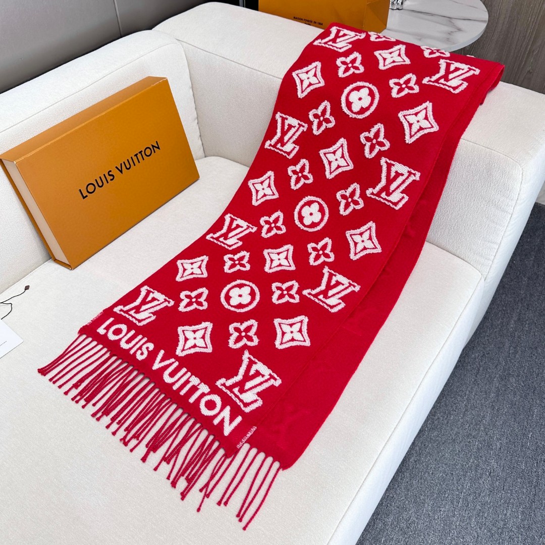 LV scarf