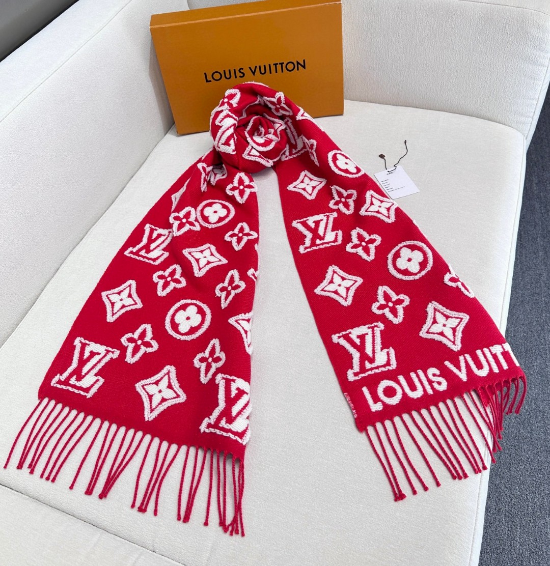 LV scarf