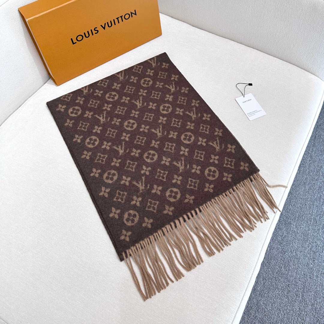LV scarf