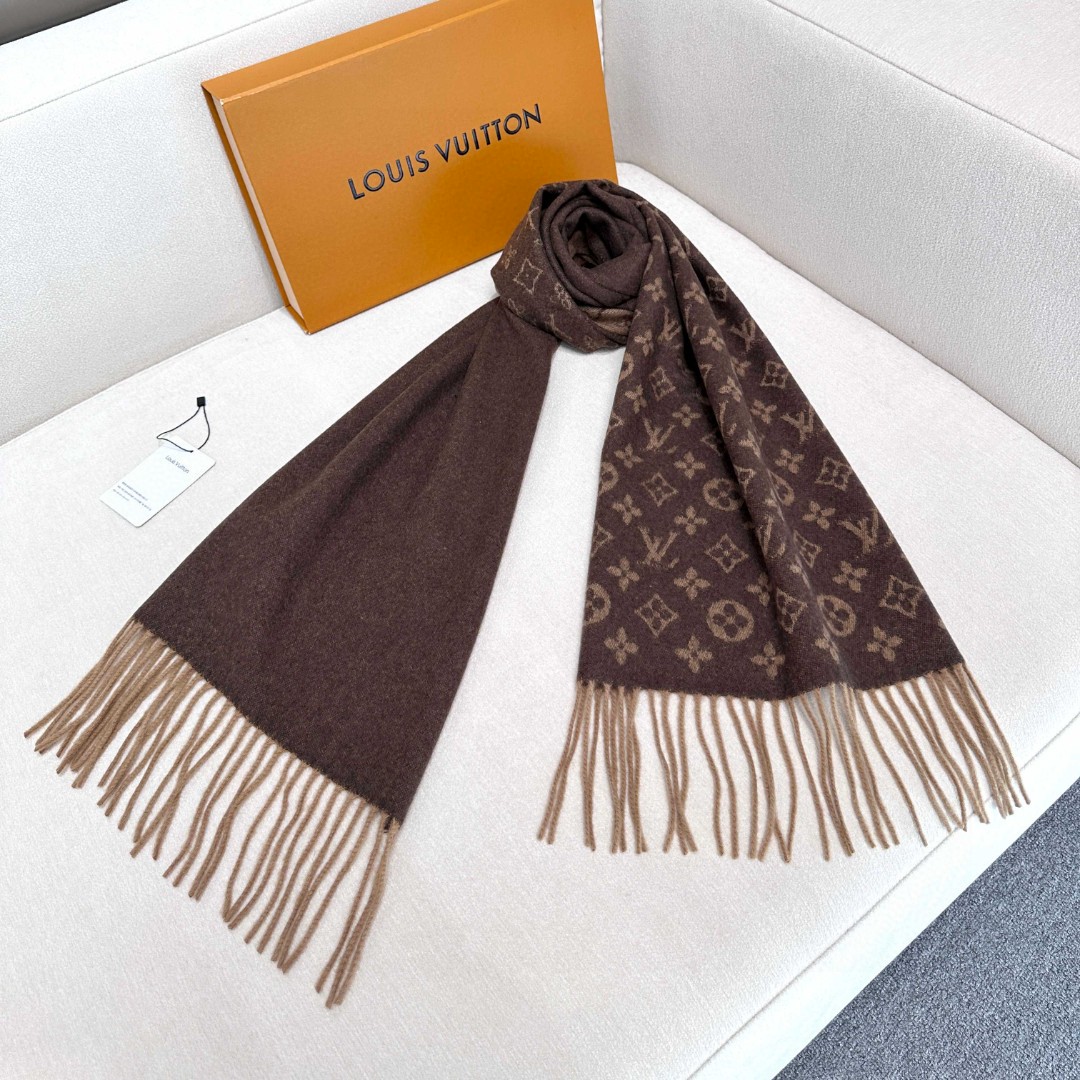 LV scarf