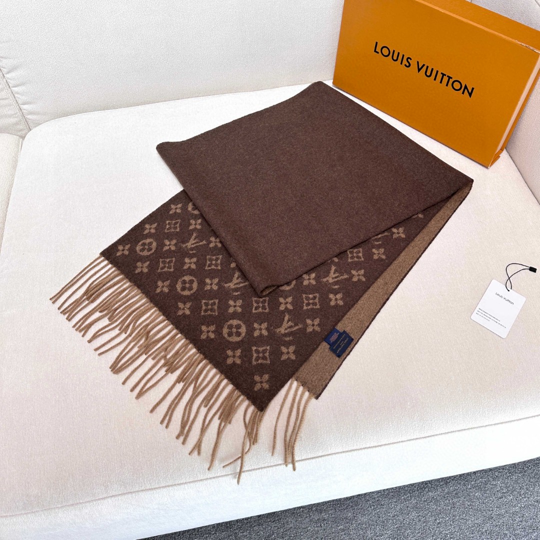 LV scarf