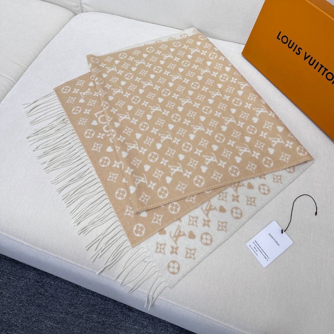 LV scarf