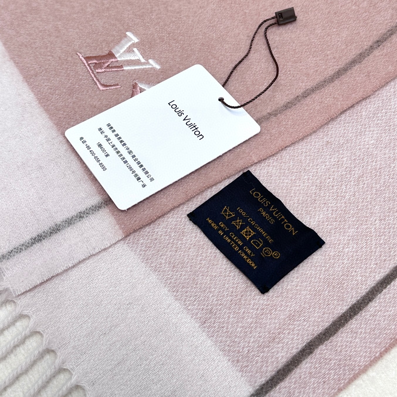 LV scarf