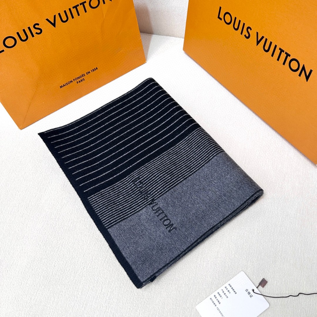 LV scarf