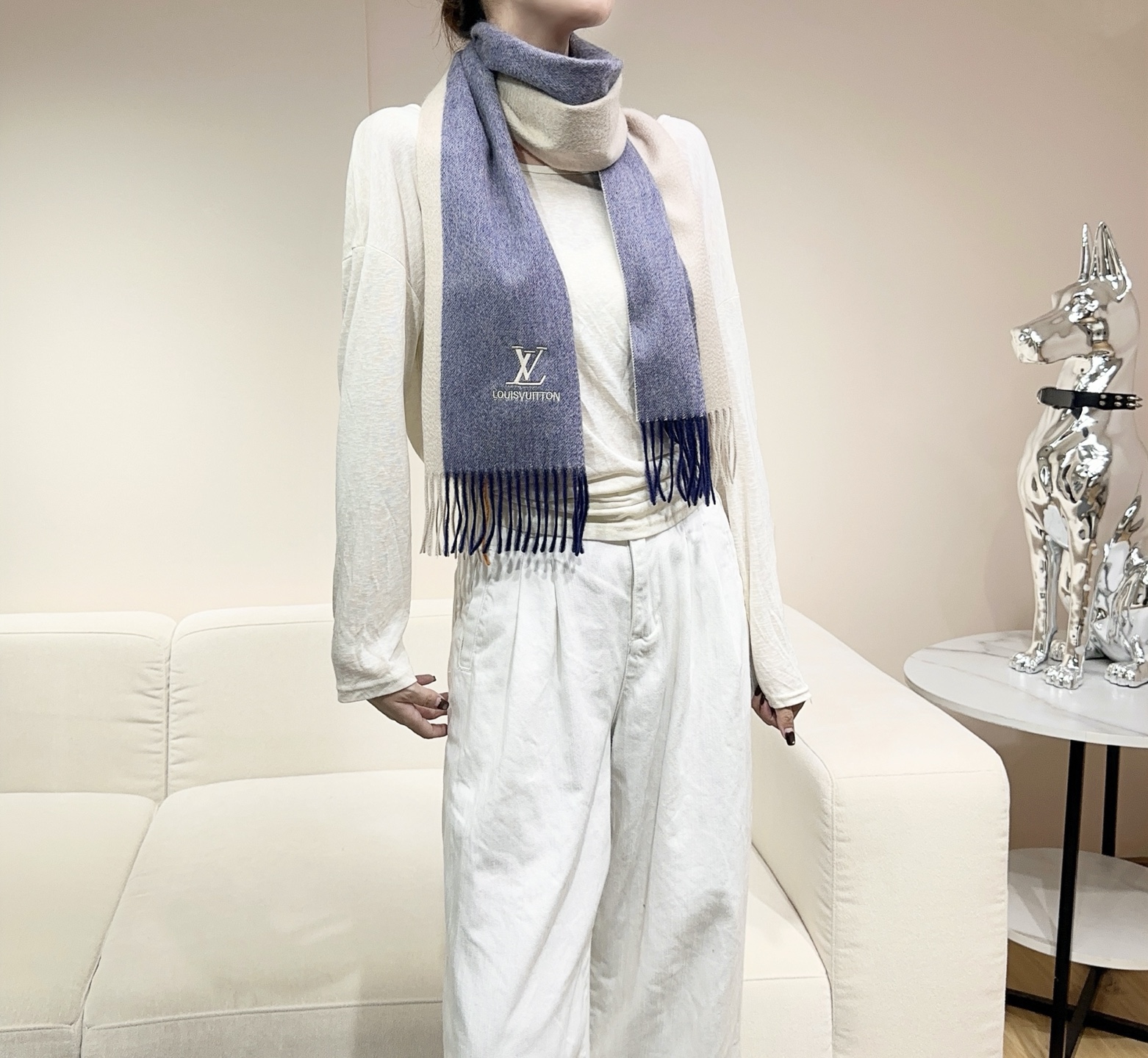 LV scarf