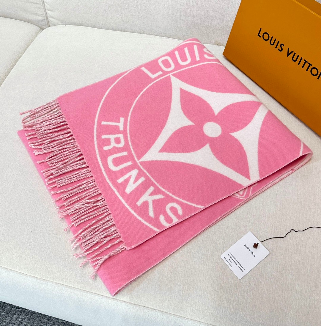 LV scarf