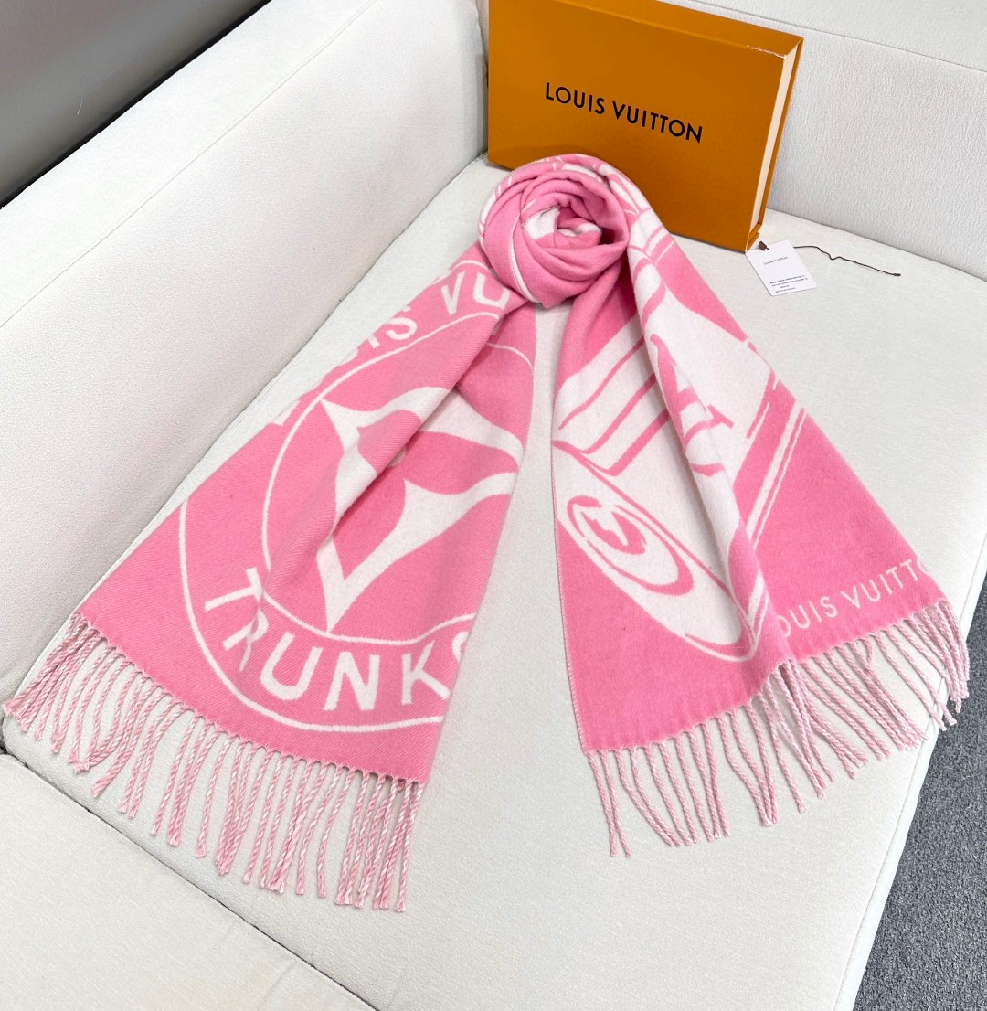 LV scarf