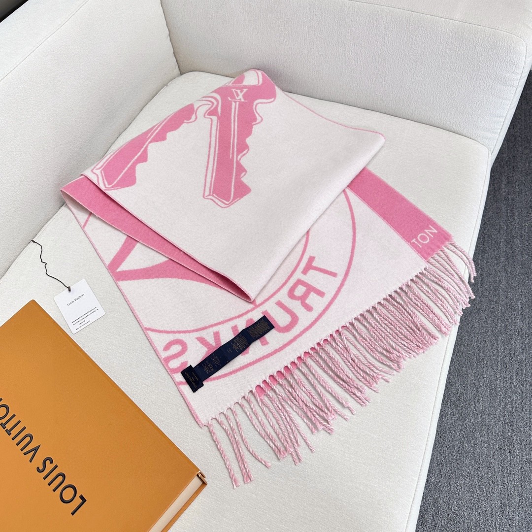 LV scarf