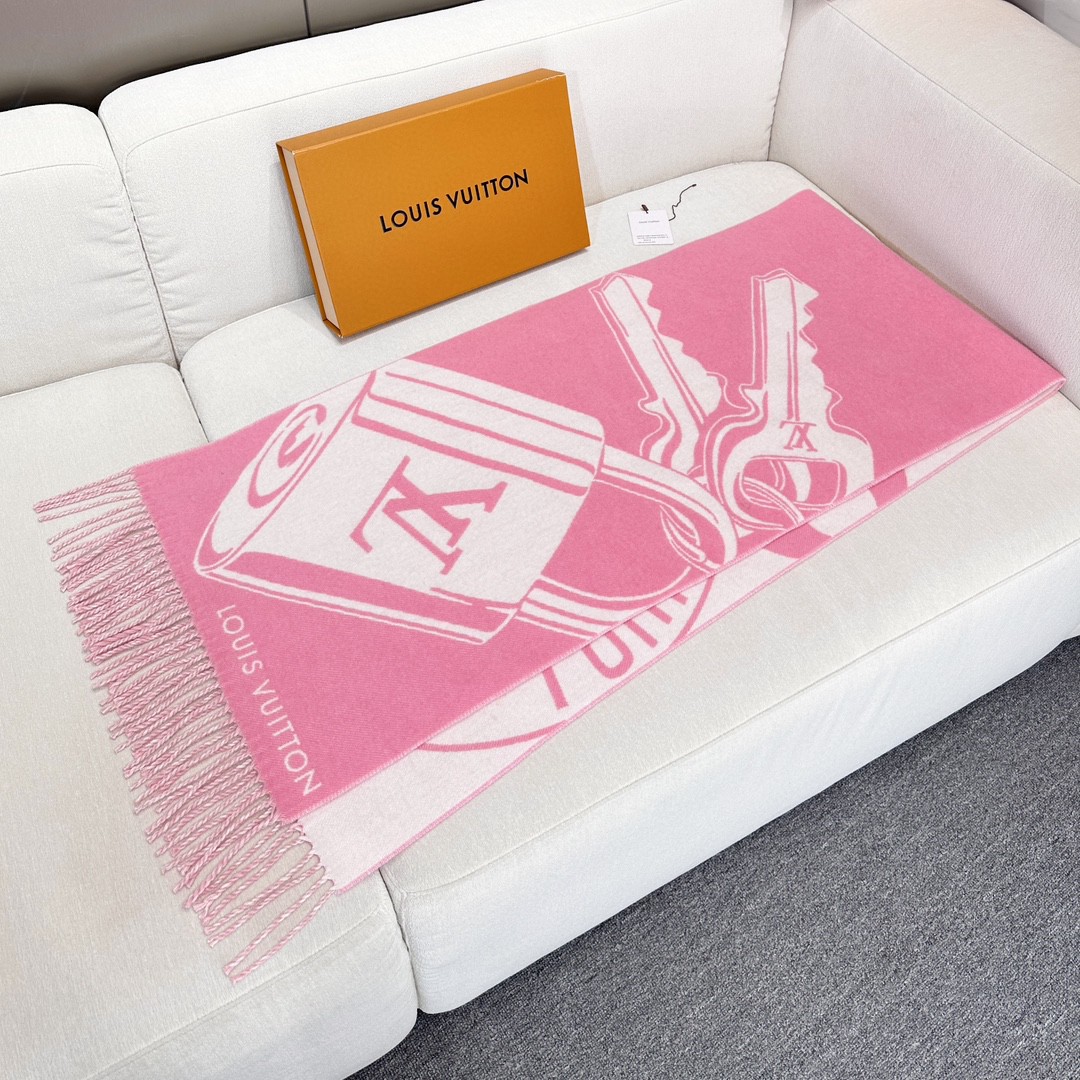LV scarf