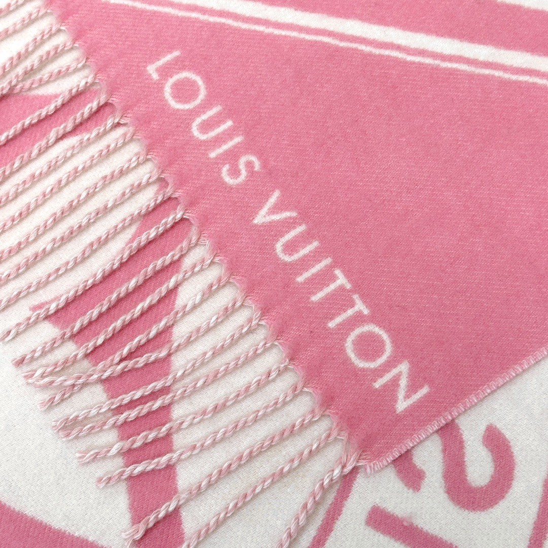 LV scarf