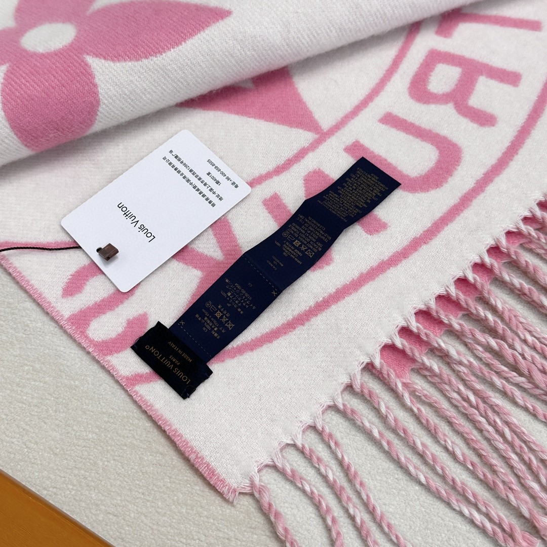 LV scarf