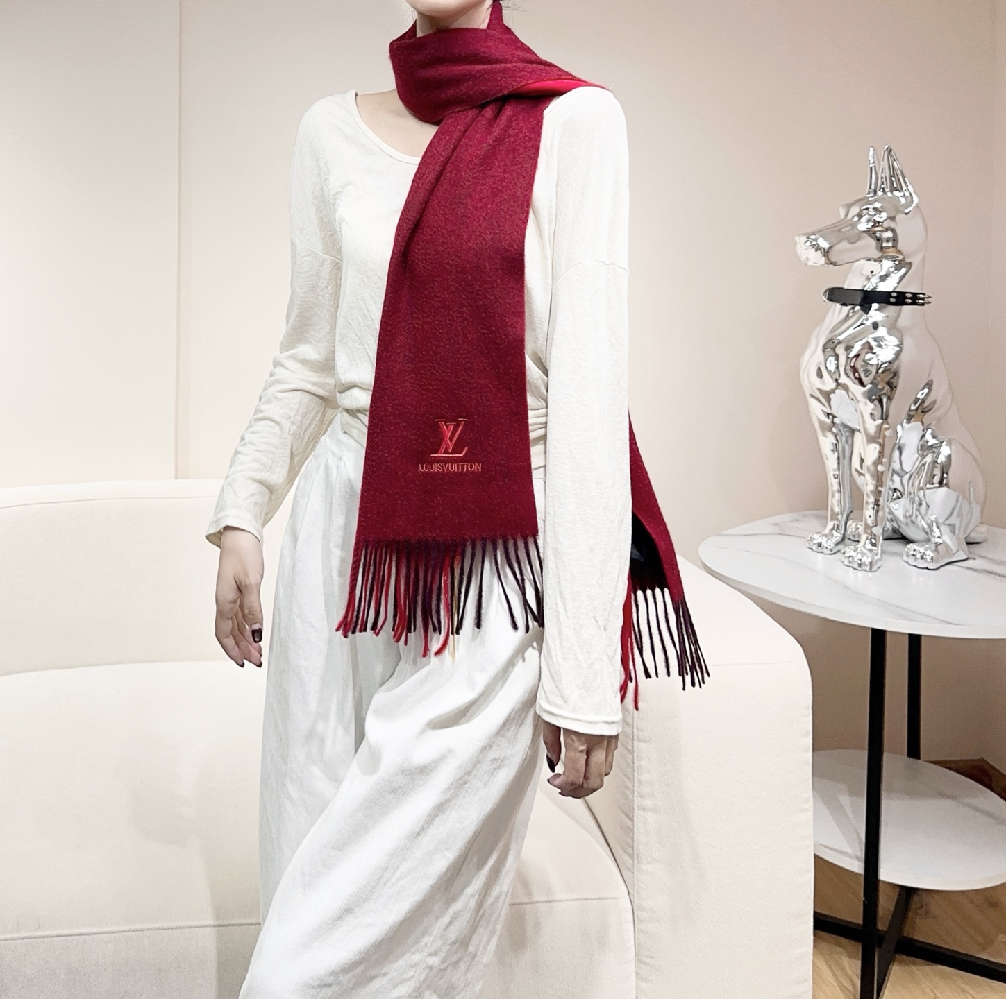 LV scarf