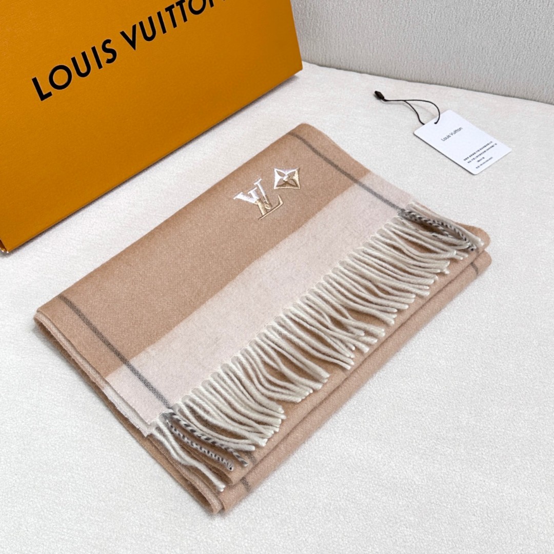 LV scarf