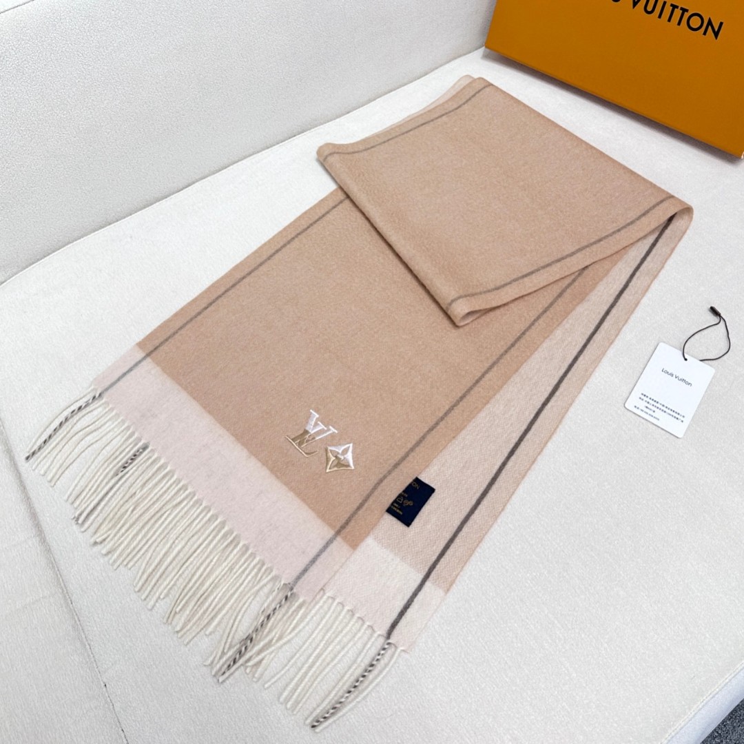 LV scarf