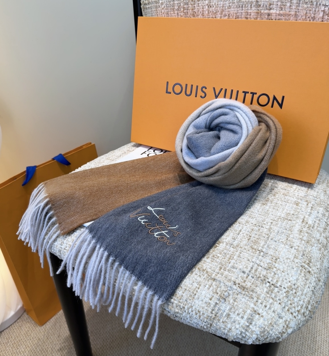LV scarf