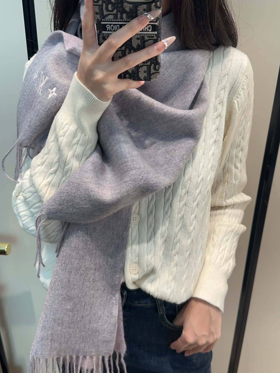 LV scarf