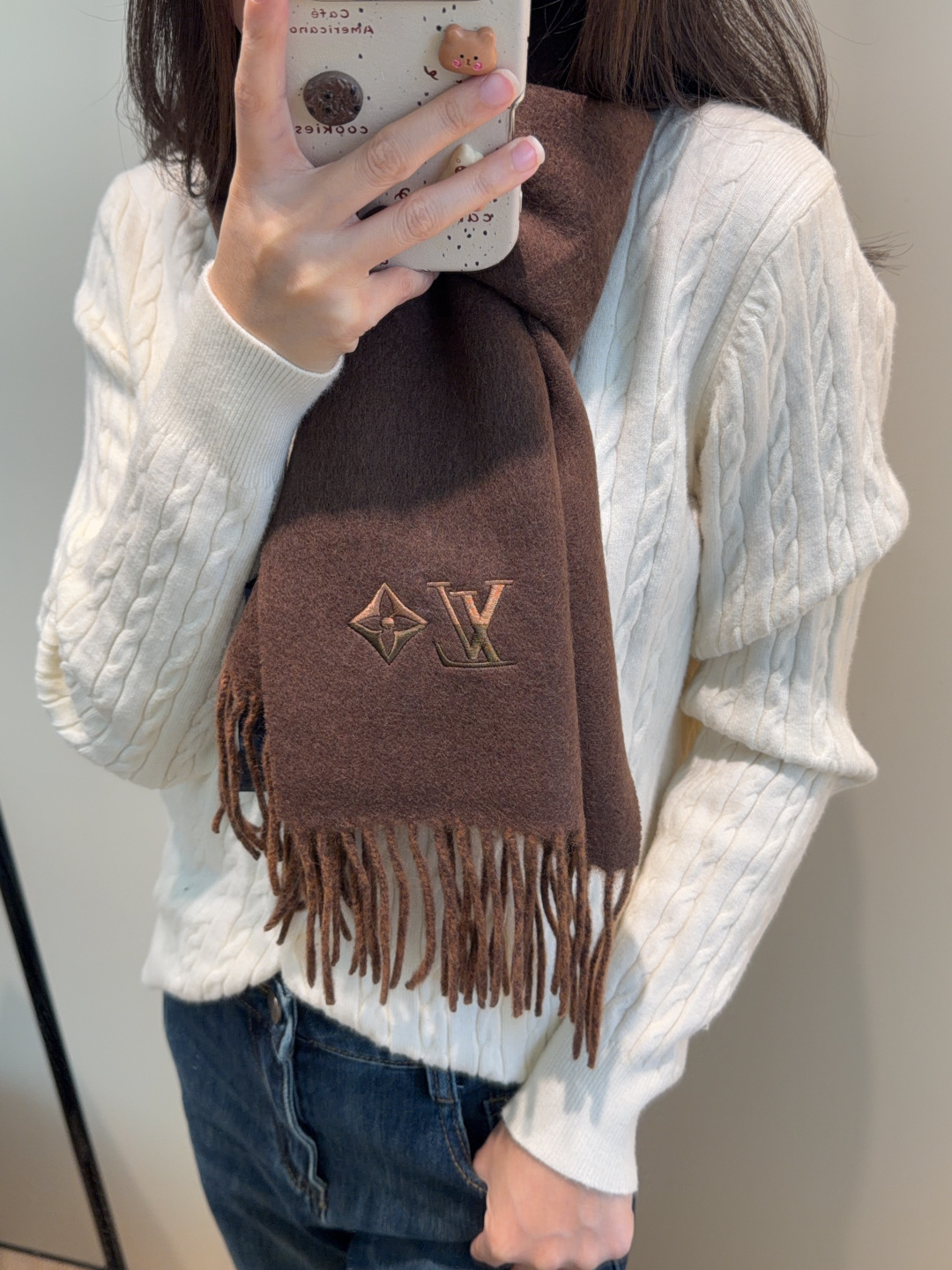 LV scarf