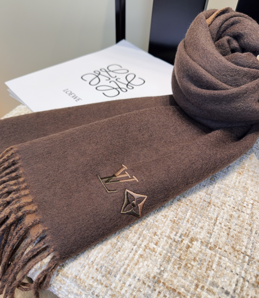 LV scarf