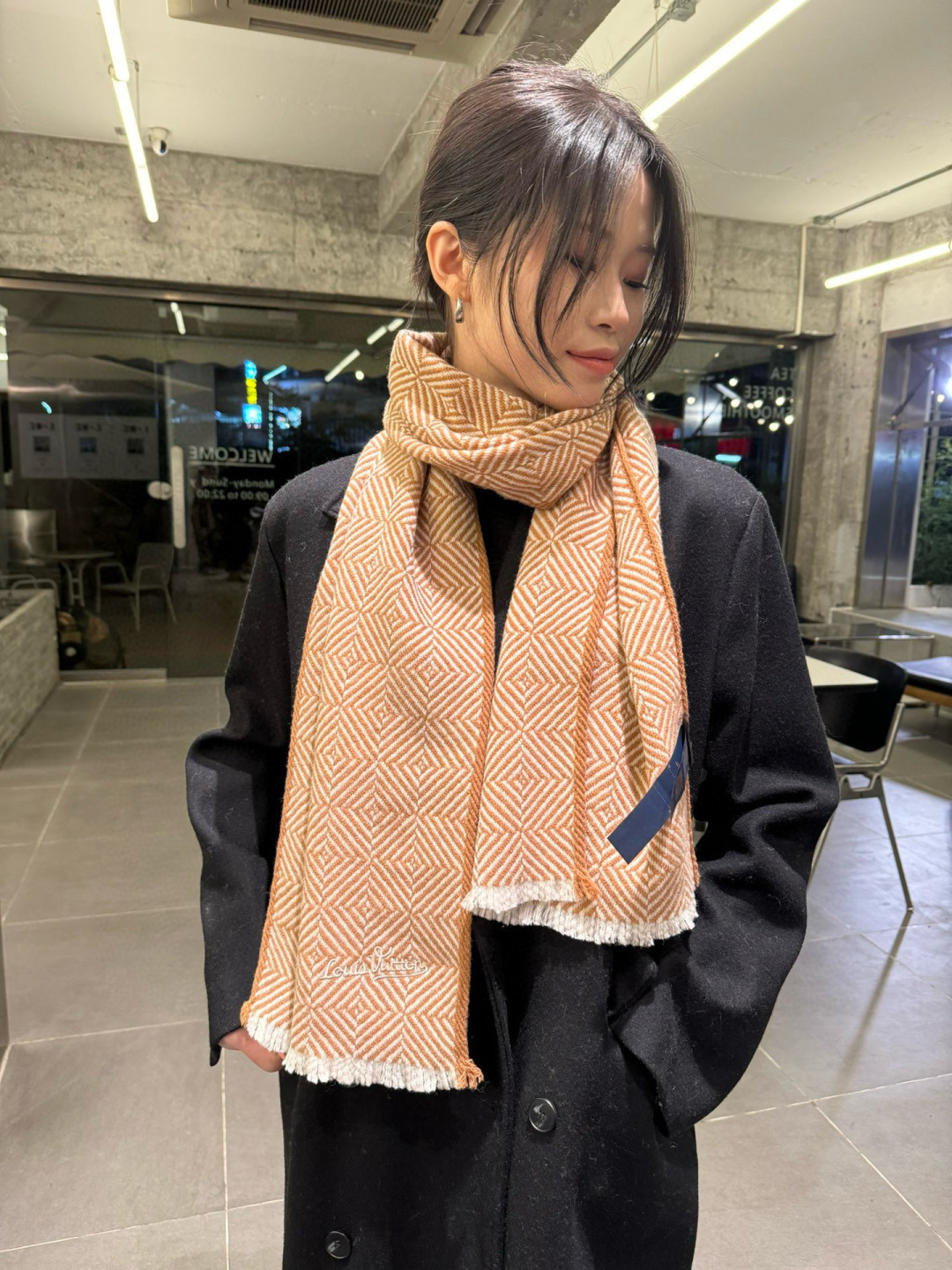 LV scarf